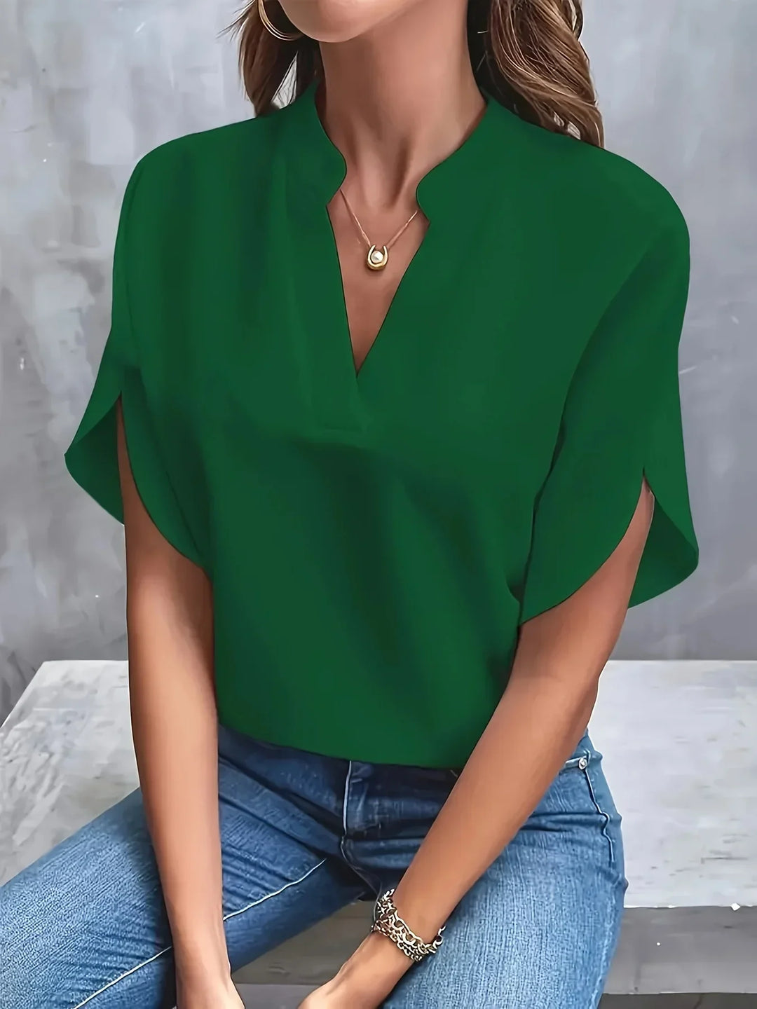 Thalia™ | Sophisticated Blouse with Tailored Design - Lisa New York