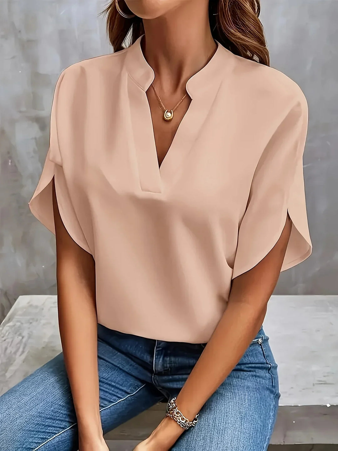 Thalia™ | Sophisticated Blouse with Tailored Design - Lisa New York